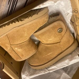 Copy-Brown toddler Uggs size 10